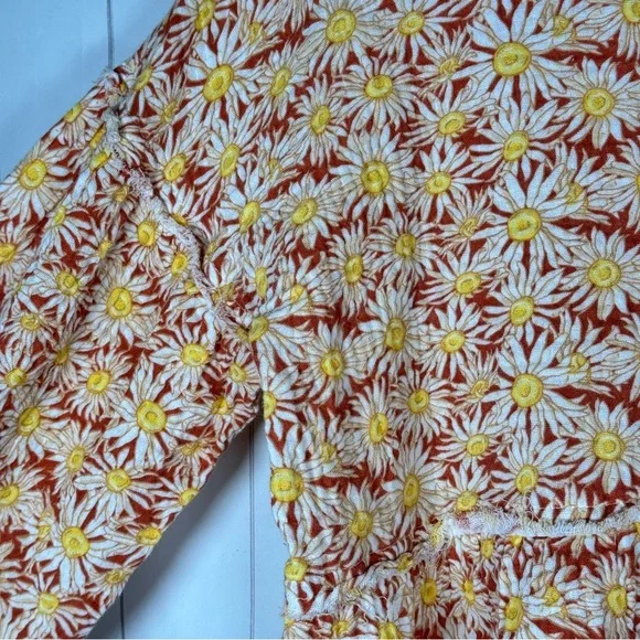 Simply Southern Smocked Crop Blouse Floral Daisy Print Boho Festival Concert S - Picture 4 of 9